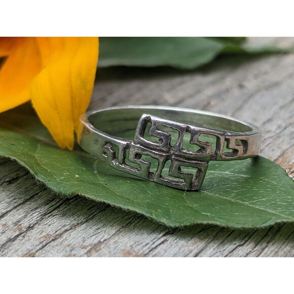 Vintage Sterling Greek Key Ring - Picture 5 of 10